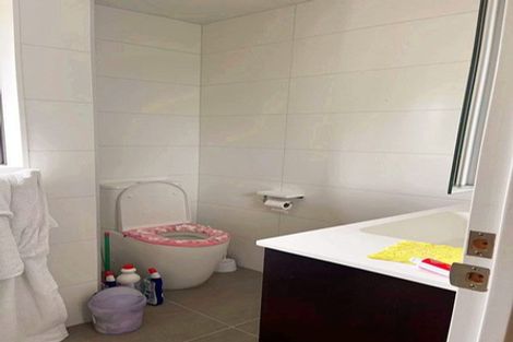 Photo of property in 18a Hazel Glen, Bayview, Auckland, 0629