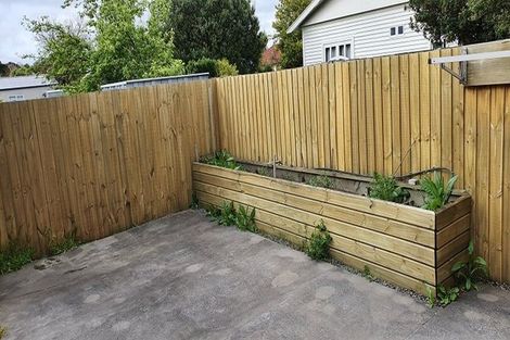 Photo of property in 2/10 Owens Terrace, Upper Riccarton, Christchurch, 8041