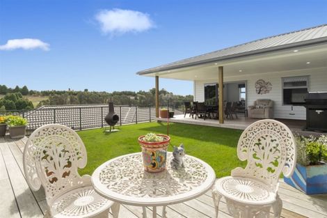 Photo of property in 111 Oteki Park Drive, Welcome Bay, Tauranga, 3112