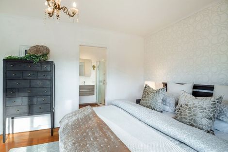 Photo of property in 2 Aotearoa Terrace, Murrays Bay, Auckland, 0630