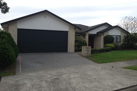 Photo of property in 71 Moyrus Crescent, East Tamaki Heights, Auckland, 2016