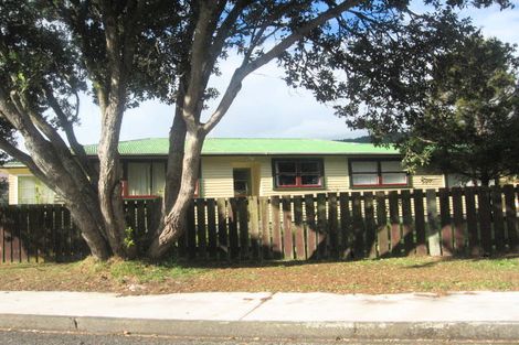 Photo of property in 19 Te Miti Street, Paekakariki, 5034