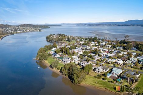 Photo of property in 22 Roretana Drive, Athenree, Katikati, 3177