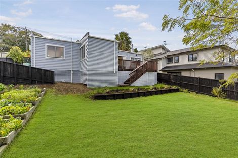 Photo of property in 31 Cockle Bay Road, Cockle Bay, Auckland, 2014