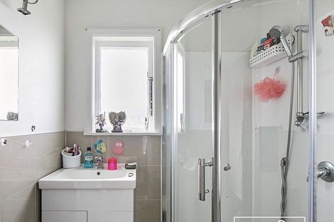 Photo of property in 13 Sutton Crescent, Papakura, 2110