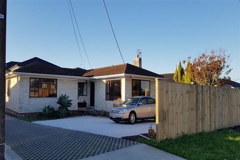 Photo of property in 36 Woodford Avenue, Henderson, Auckland, 0610