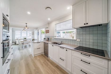 Photo of property in 14 Glenrae Grove, Silverstream, Upper Hutt, 5019