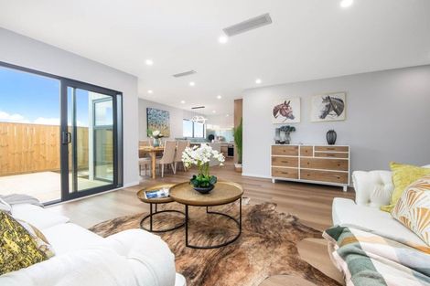 Photo of property in 30 Taipahitini Road, Rosehill, 2113