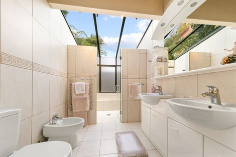 Photo of property in 20 Kingfisher Grove, Greenhithe, Auckland, 0632