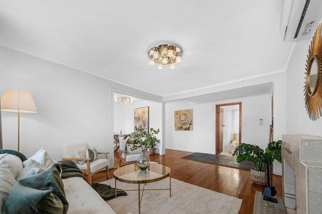 Photo of property in 71 Larnoch Road, Henderson, Auckland, 0610