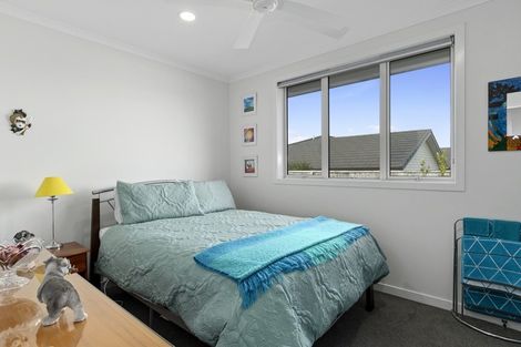 Photo of property in Waterview Estate, 64/4 Greystone Place, Omokoroa, 3114