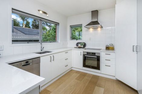 Photo of property in 12 Gretel Place, Hillcrest, Auckland, 0627
