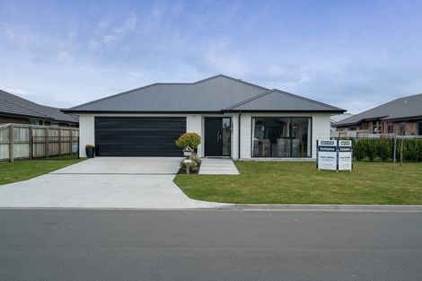 Photo of property in 15 Huka Heights Drive, Rangatira Park, Taupo, 3330