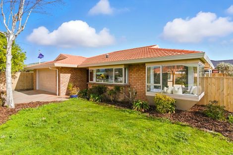 Photo of property in 2 Leigh Place, Paraparaumu Beach, Paraparaumu, 5032