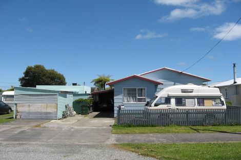 Photo of property in 14 Romilly Street, Westport, 7825