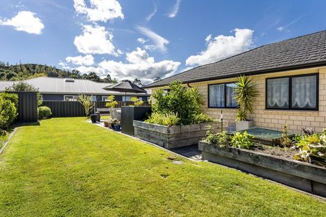 Photo of property in 4 Sunstone Crescent, Brown Owl, Upper Hutt, 5018