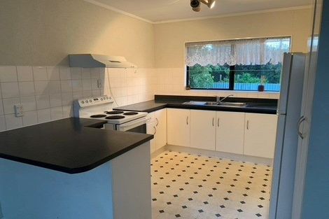 Photo of property in 2/12 Millen Avenue, Pakuranga, Auckland, 2010