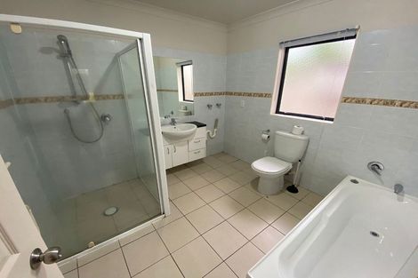 Photo of property in 44 Larne Avenue, Pakuranga Heights, Auckland, 2010