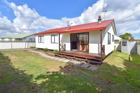 Photo of property in 2/33 Aeronautic Road, Takanini, 2112
