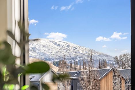 Photo of property in 19 Bragato Way, Cromwell, 9310