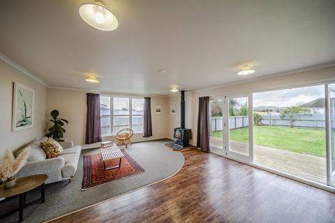 Photo of property in 12 Lake View Road, Waipukurau, 4200