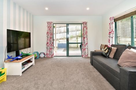 Photo of property in 5 Castaway Place, Gulf Harbour, Whangaparaoa, 0930