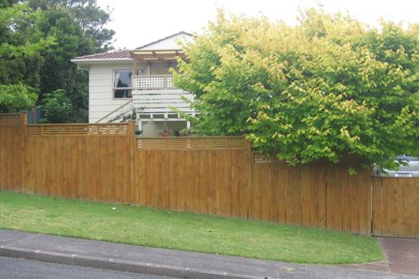 Photo of property in 1/16a Camrose Place, Glenfield, Auckland, 0629