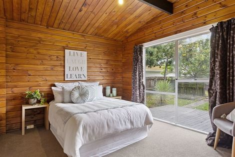 Photo of property in 5 Banks Place, Rangiora, 7400