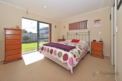 Photo of property in 10 Belfry Place, Wattle Downs, Auckland, 2103