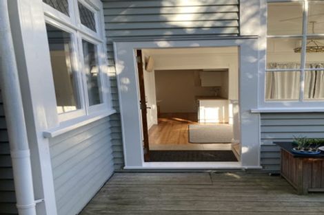 Photo of property in 30 Saint Michaels Crescent, Kelburn, Wellington, 6012