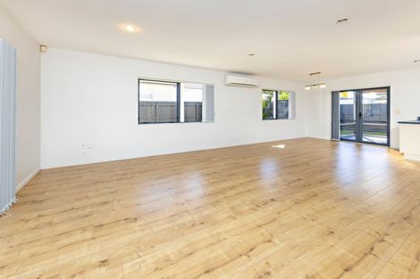 Photo of property in 2 Braeburn Place, Takanini, 2112