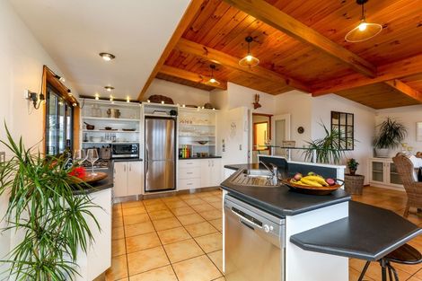 Photo of property in 36 Messenger Terrace, Oakura, 4314