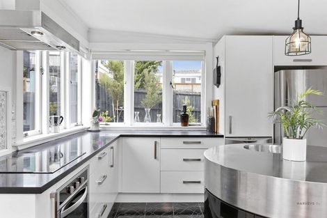 Photo of property in 4 Bowers Road, Glen Eden, Auckland, 0602