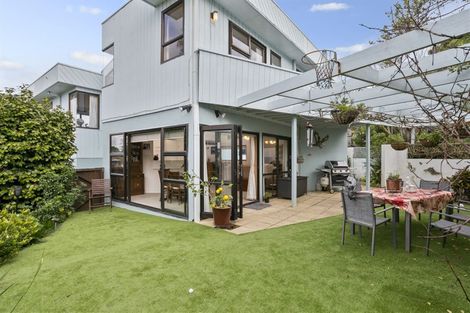 Photo of property in 2/2 The Esplanade, Campbells Bay, Auckland, 0630