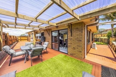 Photo of property in 30 Saralee Drive, Manurewa, Auckland, 2105