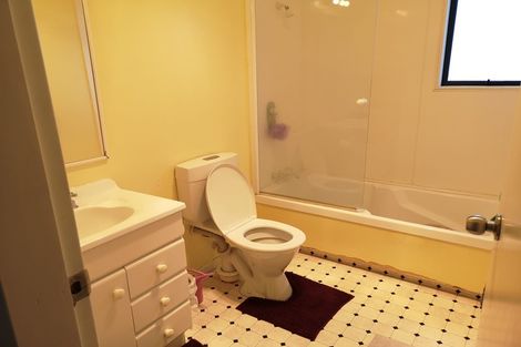 Photo of property in 99 Ashton Fitchett Drive, Brooklyn, Wellington, 6021