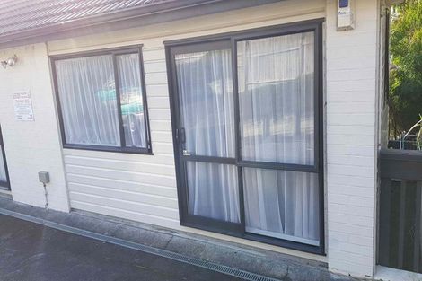 Photo of property in 8c Schnapper Rock Road, Schnapper Rock, Auckland, 0632