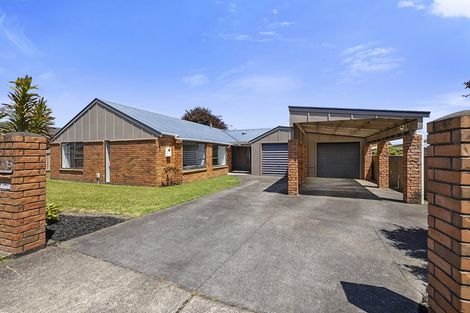 Photo of property in 115 Heta Road, Highlands Park, New Plymouth, 4312