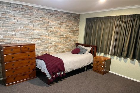 Photo of property in 3 Nevada Way, Kelvin Grove, Palmerston North, 4414