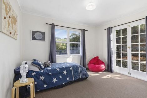 Photo of property in 15a Romney Square, Tawa, Wellington, 5028