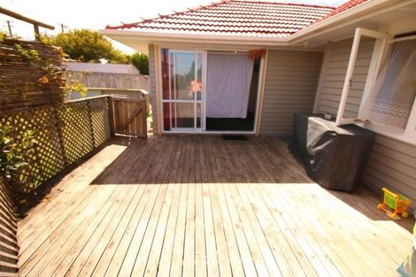 Photo of property in 32a Toru Street, Te Atatu Peninsula, Auckland, 0610