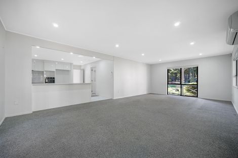 Photo of property in 30 Paulownia Place, Totara Heights, Auckland, 2105