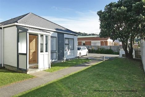 Photo of property in 1/102 Endeavour Street, Lyall Bay, Wellington, 6022