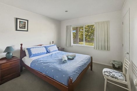 Photo of property in 4 Capricorn Place, Kawaha Point, Rotorua, 3010