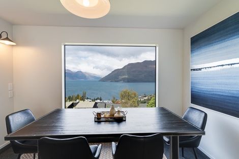 Photo of property in 67 Wynyard Crescent, Fernhill, Queenstown, 9300