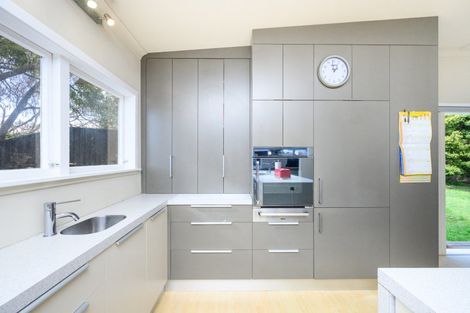 Photo of property in 12 Kent Crescent, Awapuni, Palmerston North, 4412