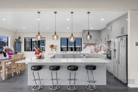 Photo of property in 1 Leven Lane, Totara Heights, Auckland, 2105