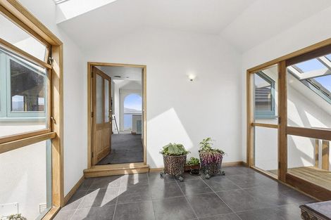 Photo of property in 156 Nevay Road, Karaka Bays, Wellington, 6022