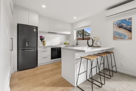 Photo of property in 1/16 Riverside Road, Orewa, 0931