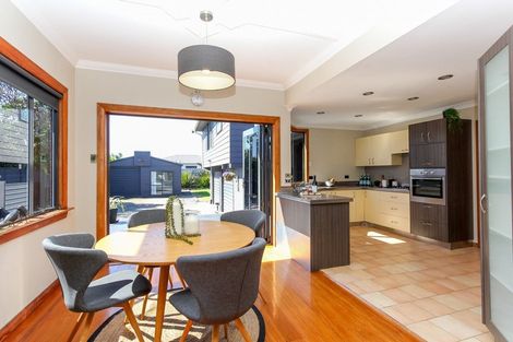 Photo of property in 21 Record Street, Fitzroy, New Plymouth, 4312